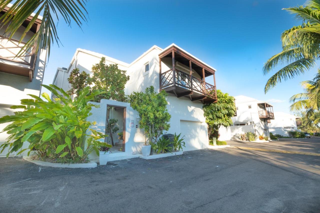 Caprice 9 - Oceanfront Villa - Gated Community With Pool Насау Екстериор снимка