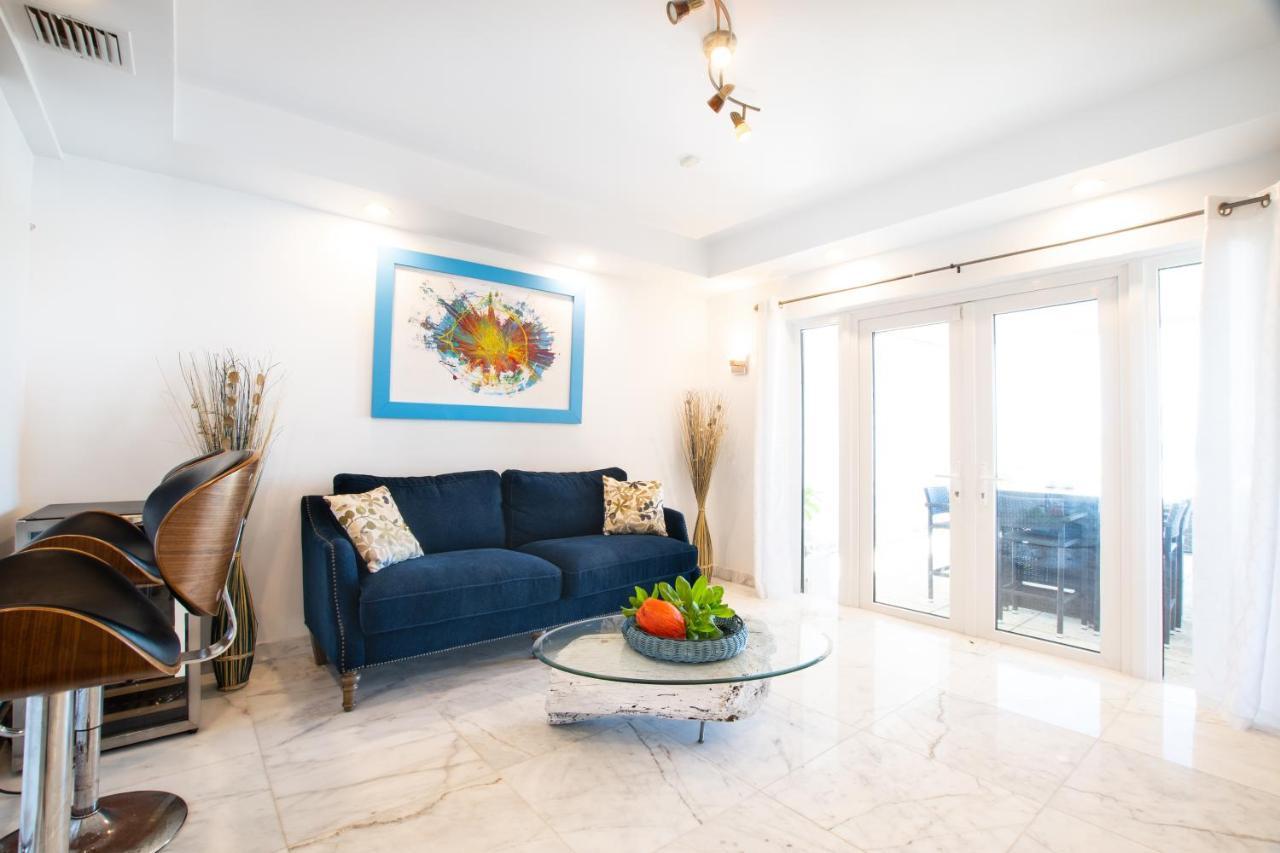 Caprice 9 - Oceanfront Villa - Gated Community With Pool Насау Екстериор снимка